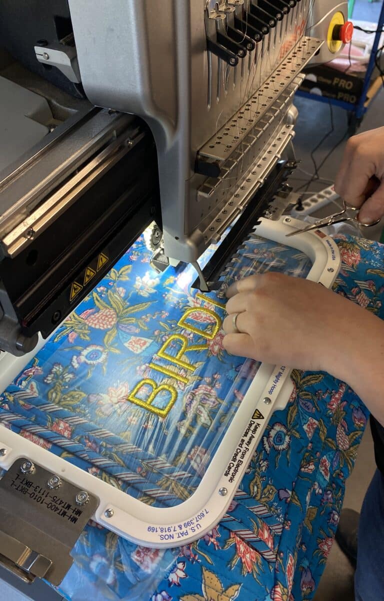 services de personnalisation de broderie sur sac